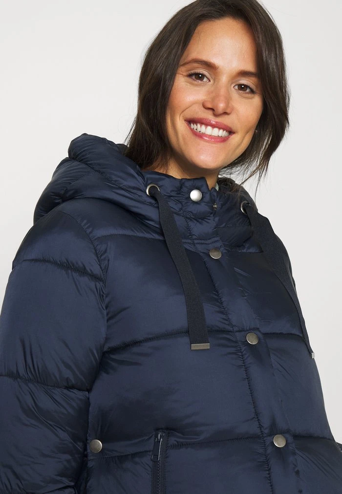 MAMALICIOUS MLNOLO PUFFER SHORT JACKET - Veste D'hiver - Navy Blazer – Image 4