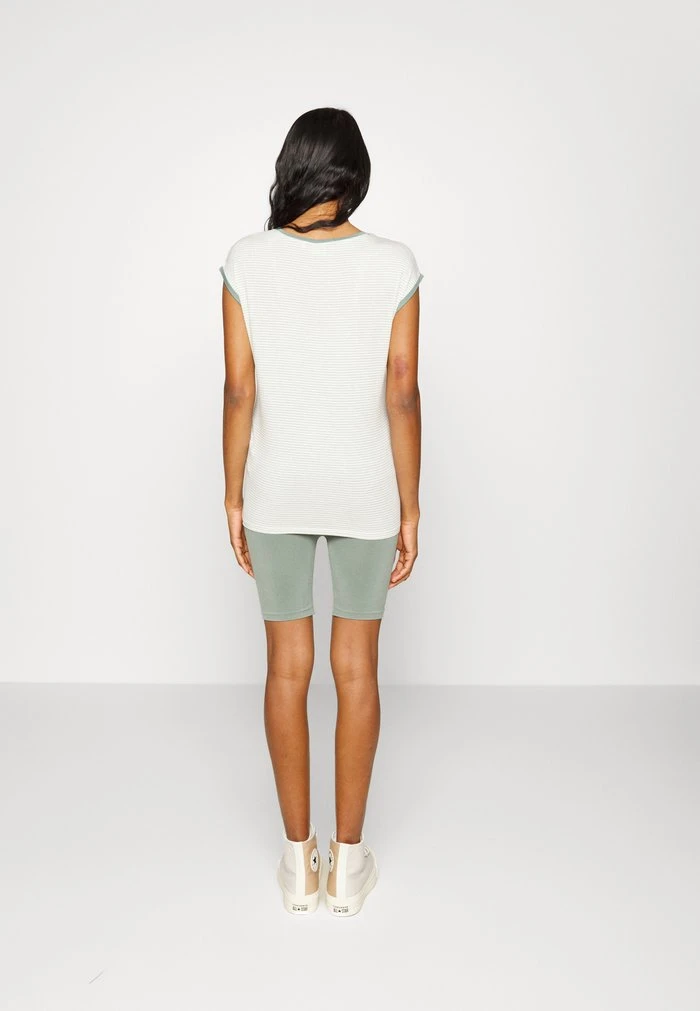 MAMALICIOUS MLTIA JEANNE - Short - Laurel Wreath – Image 3