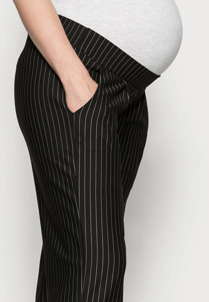MAMALICIOUS MLMINNA PINSTRIPED PANTS - Pantalon Classique - Black/white – Image 4