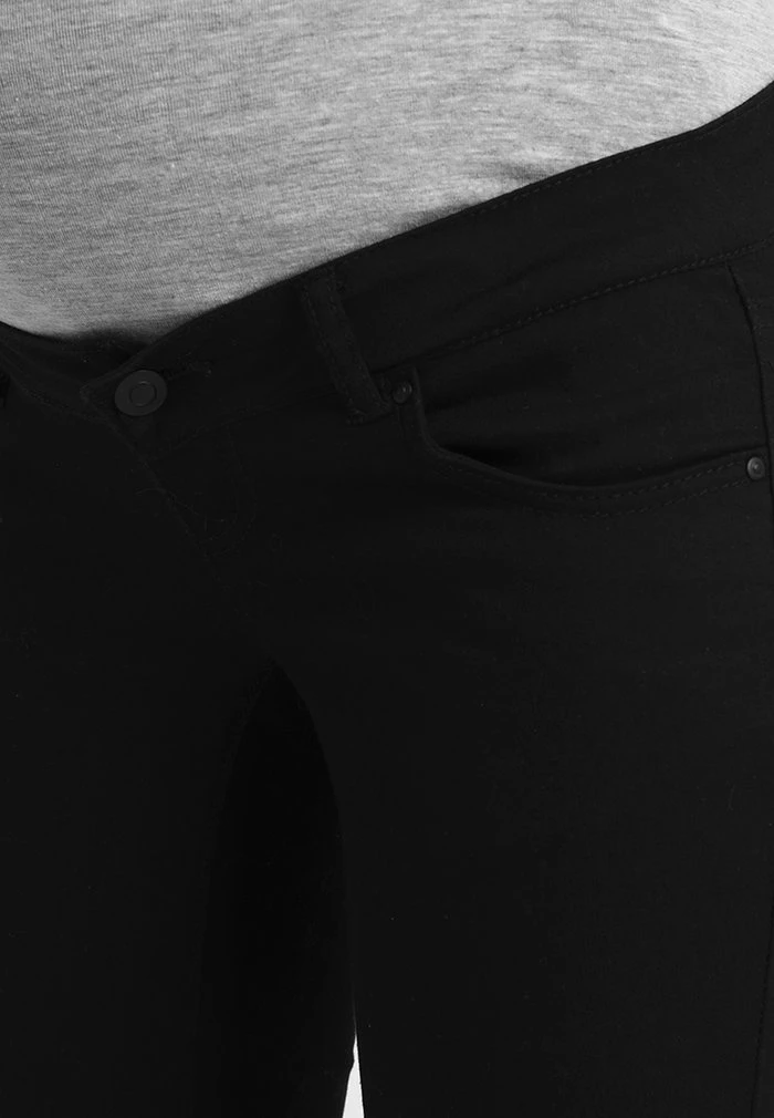 MAMALICIOUS MLJULIANE CAPRI - Short En Jean - Black Denim – Image 5