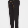 MAMALICIOUS MLBEACH BELT PANT - Pantalon Classique - Black
