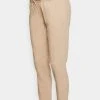MAMALICIOUS MLBEACH PANT - Pantalon Classique - Cuban Sand