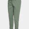 MAMALICIOUS MLBEACH PANT - Pantalon Classique - Laurel Wreath