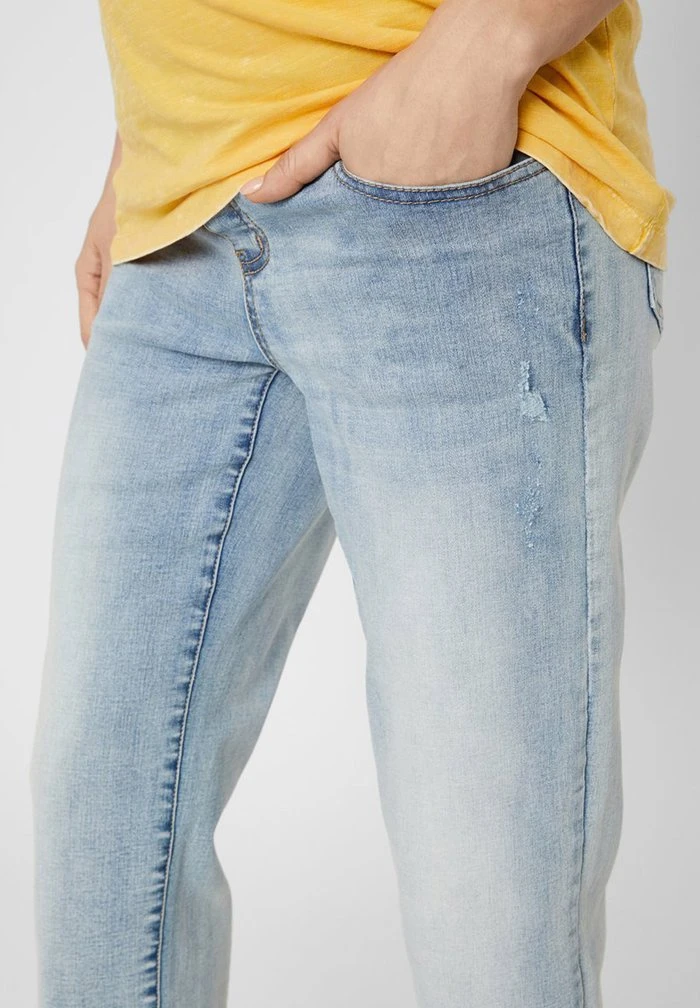 MAMALICIOUS UMSTANDSJEANS CROPPED MOM FIT - Jean Droit - Light Blue Denim – Image 4