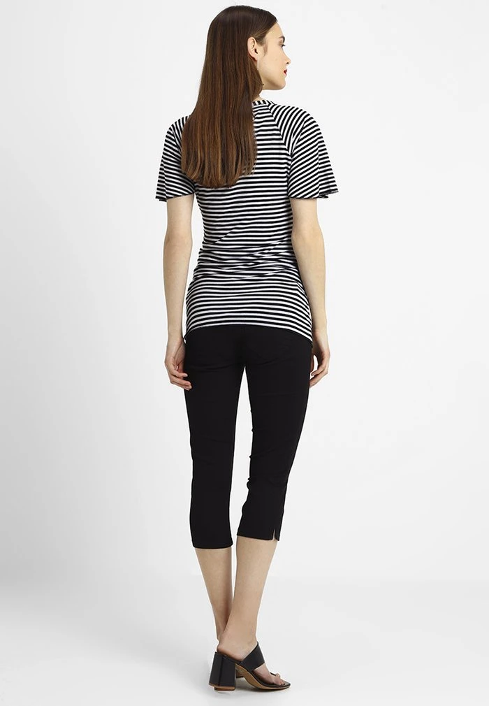 MAMALICIOUS MLJULIANE CAPRI - Short En Jean - Black Denim – Image 3